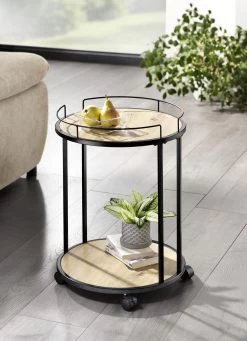 Beistelltisch Auf Praktischen Rollen