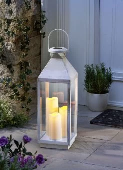 Große Laterne Mit 3 Warmweißen LED-Kerzen