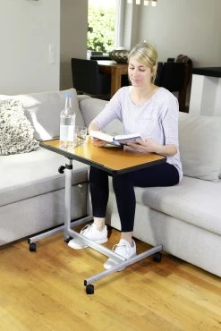 Höhenverstellbarer Komfort- Und Betttisch -Haushaltsgegenstände Geschäft hoehenverstellbarer komfort und betttisch farbe braun 1