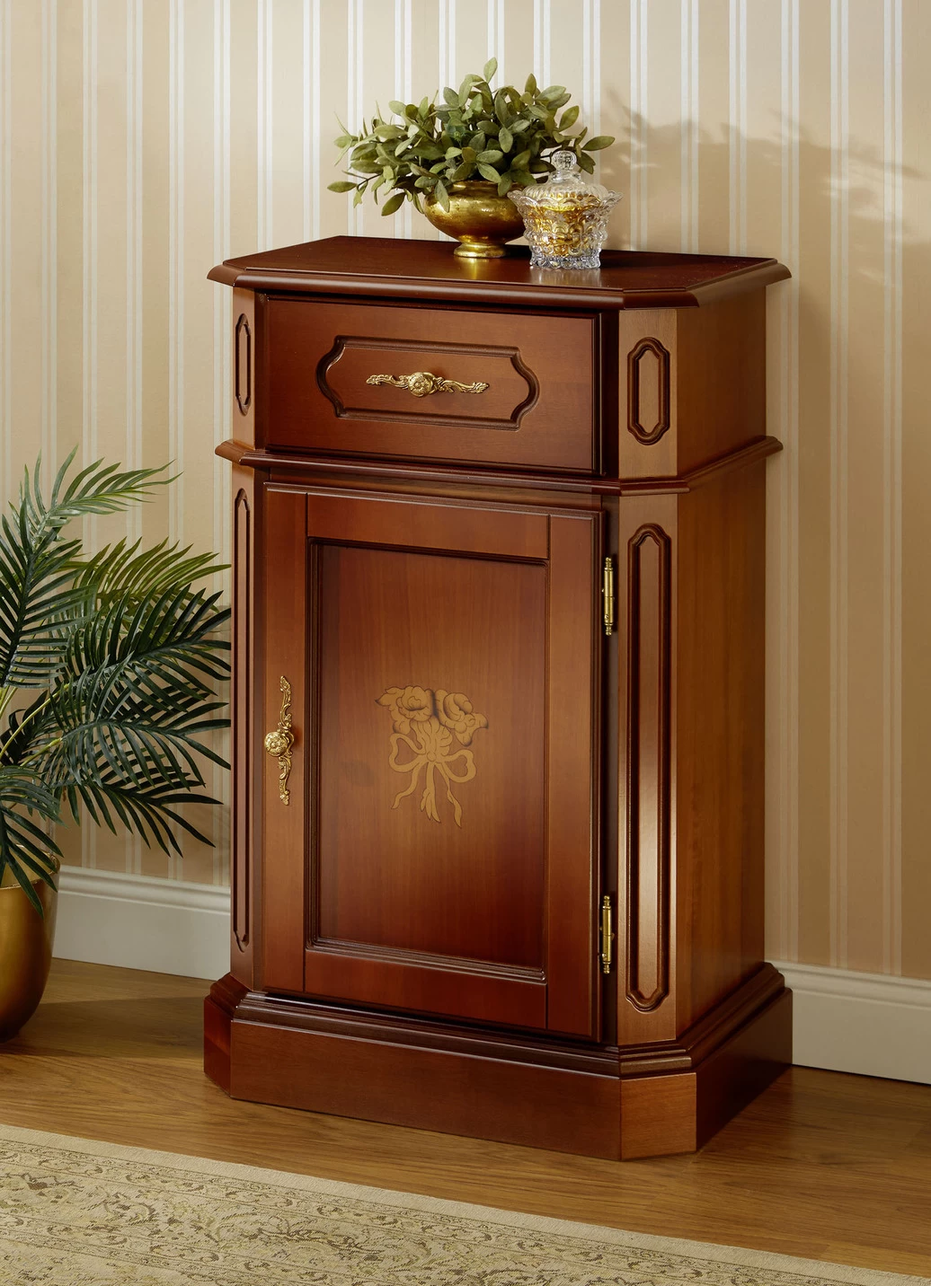 Kommodenserie In Nussbaum-Dekor 3 Kommodenserie In Nussbaum-Dekor