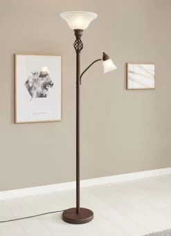 Stehleuchte Aus Metall Mit Glasschirmen